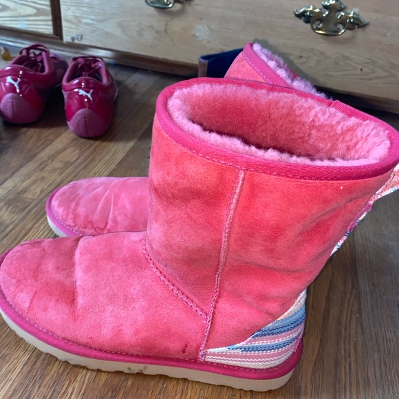 Pink Ugg Boots with Design in the back - Picture 5 of 6